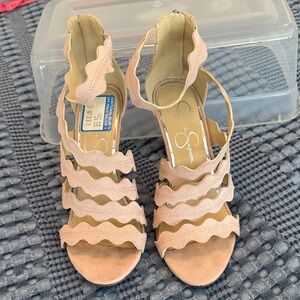 NWT Jessica Simpson Blush Ruffle Heels
